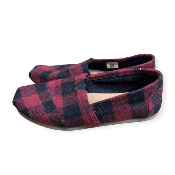 TOMS Women's Black Red Gingham Buffalo Plaid Canvas Classic Slip-On Espadrilles - Picture 1 of 7